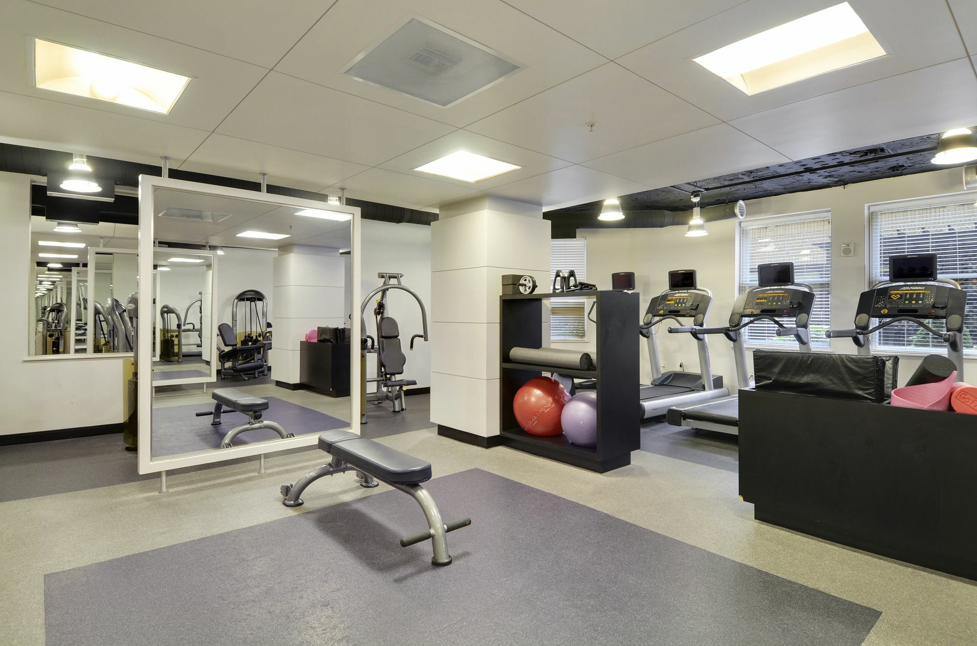 Bridgestreet At Woodward Building Aparthotel Washington Bagian luar foto